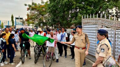 विश्व साइकिल दिवस पर सिवनी में आयोजित संडे ऑन साइकिल रैली में शामिल खिलाड़ी, युवा और नागरिक