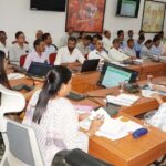 कलेक्टर नेहा मीना समीक्षा बैठक