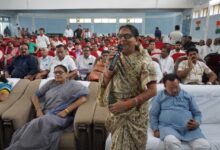 सिवनी में आयोजित समान नागरिक संहिता जनपरामर्श बैठक में उपस्थित अधिकारी और जनप्रतिनिधि