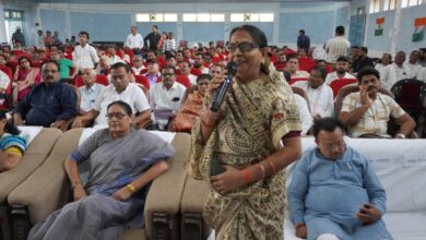 सिवनी में आयोजित समान नागरिक संहिता जनपरामर्श बैठक में उपस्थित अधिकारी और जनप्रतिनिधि