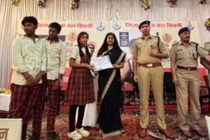 सिवनी मेडिकल कॉलेज में सेफ क्लिक 2.0 अभियान के दौरान साइबर सुरक्षा पर विद्यार्थियों को संबोधित करते एसपी कृष्ण लालचंदानी।