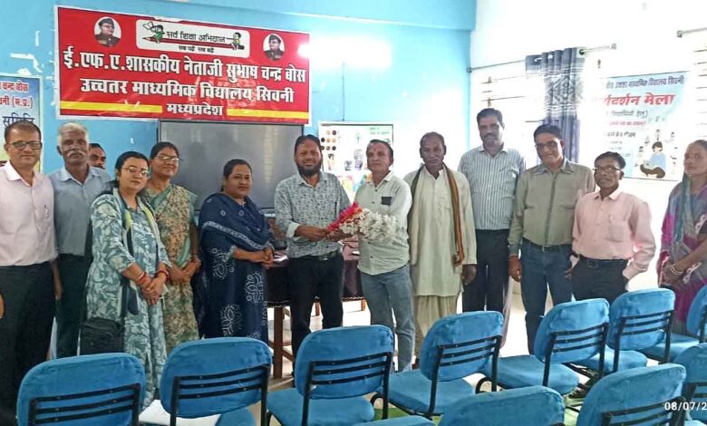 पालक शिक्षक संघ अध्यक्ष बनने पर प्रहलाद बघेल का सम्मान