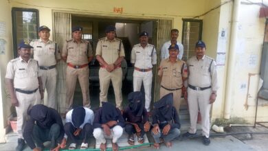 लखनादौन पुलिस द्वारा हत्या कांड का खुलासा करते हुए गिरफ्तार आरोपी