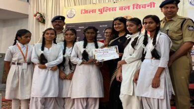 सिवनी मेडिकल कॉलेज में सेफ क्लिक 2.0 अभियान के दौरान साइबर सुरक्षा पर विद्यार्थियों को संबोधित करते एसपी कृष्ण लालचंदानी।