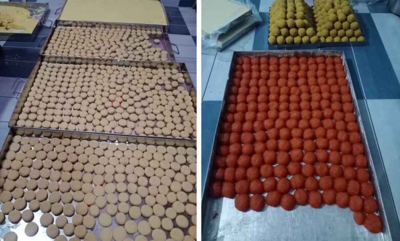 PMFME योजना के तहत स्थापित दुग्ध प्रसंस्करण इकाई में कार्य करते केवलारी के उद्यमी मयूर ठाकुर।