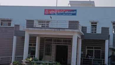 सिवनी एसपी कार्यालय में कोतवाली पुलिस के खिलाफ शिकायत सौंपते परसराम सनोडिया