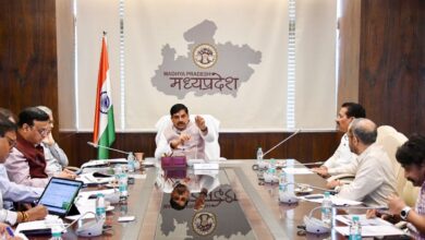 मुख्यमंत्री डॉ. मोहन यादव किसान कल्याण वर्ष 2026 की समीक्षा बैठक करते हुए