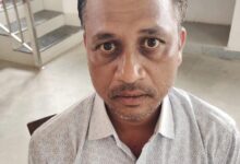 उगली उप तहसील में रिश्वत लेते पकड़ा गया आरोपी बाबू कमलेश गनवीर