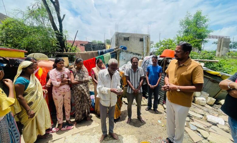 Seoni MLA Dinesh Rai Munmun meets bereaved Yadav family in Khairitek village after tragic death of child