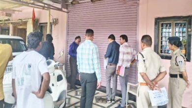 अमरवाड़ा में झोलाछाप डॉक्टर पर प्रशासन की कार्रवाई, बिना डिग्री संचालित क्लिनिक सील | Dainik Yashonnati अमरवाड़ा के ग्राम पौनार में प्रशासन द्वारा सील किया गया क्लिनिक