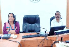 समय-सीमा बैठक की अध्यक्षता करतीं जिला पंचायत सीईओ अंजली शाह