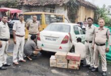 नाकाबंदी में बड़ा खुलासा: कार से 59.40 लीटर शराब बरामद, 2 आरोपी गिरफ्तार | Dainik Yashonnati चौरई पुलिस द्वारा कार से 59.40 लीटर अवैध शराब जब्त करते हुए पुलिस टीम
