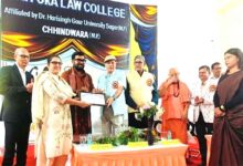 छिंदवाड़ा को मिला आधुनिक लॉ कॉलेज, सांसद बंटी विवेक साहू बोले— न्याय और संविधान की नई पाठशाला बनेगा यह परिसर | Dainik Yashonnati सतपुड़ा लॉ कॉलेज के नए भवन का लोकार्पण करते सांसद बंटी विवेक साहू