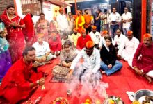 वैदिक मंत्रोच्चार के बीच सांसद बंटी साहू ने किया 'छिंदवाड़ा के महाराजा' का पट पूजन | Dainik Yashonnati सांसद बंटी विवेक साहू छिंदवाड़ा के महाराजा भगवान गणेश प्रतिमा निर्माण से पूर्व पट पूजन करते हुए