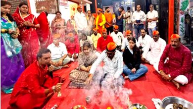 वैदिक मंत्रोच्चार के बीच सांसद बंटी साहू ने किया 'छिंदवाड़ा के महाराजा' का पट पूजन | Dainik Yashonnati सांसद बंटी विवेक साहू छिंदवाड़ा के महाराजा भगवान गणेश प्रतिमा निर्माण से पूर्व पट पूजन करते हुए