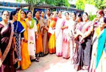 छिंदवाड़ा में पेयजल संकट को लेकर निगम कार्यालय में प्रदर्शन करती कांग्रेस नेता हंसा अम्बर दाढ़े और महिलाएं