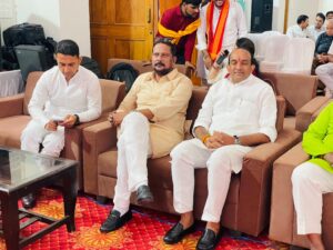 भोपाल में मन की बात कार्यक्रम सुनते विधायक दिनेश राय मुनमुन