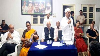 कमलनाथ-नकुलनाथ की नई पहल: युवाओं के लिए मुफ्त उच्च शिक्षा का मौका, सैकड़ों छात्रों ने दिए इंटरव्यू | Dainik Yashonnati छिंदवाड़ा के राजीव भवन में कमलनाथ और नकुलनाथ की पहल पर आयोजित नि:शुल्क उच्च शिक्षा साक्षात्कार कार्यक्रम में शामिल छात्र-छात्राएं।