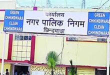 छिंदवाड़ा में अवैध कॉलोनियों पर बड़ी कार्रवाई, सिवनी प्राणमोती की दो कॉलोनियां घोषित हुईं अवैध | Dainik Yashonnati छिंदवाड़ा के सिवनी प्राणमोती क्षेत्र में अवैध कॉलोनियों के खिलाफ नगर निगम की कार्रवाई।