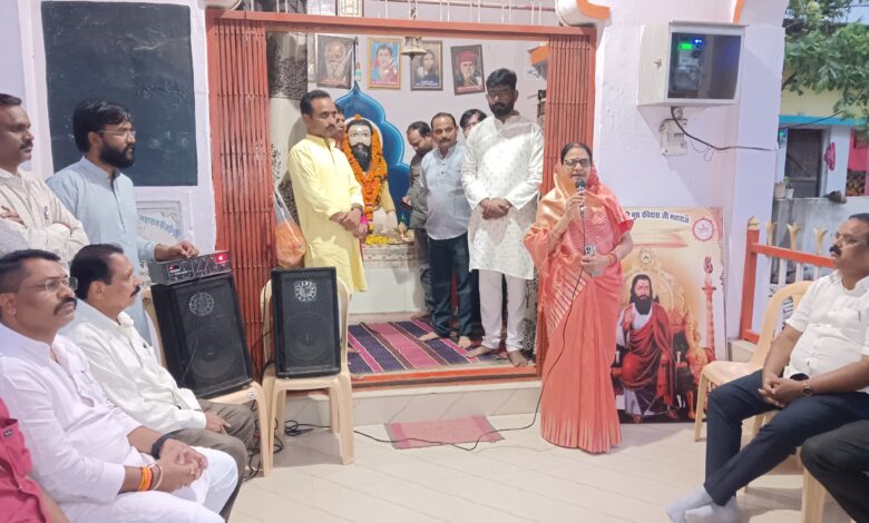 सिवनी में भाजपा द्वारा संत रविदास जी की 650वीं जयंती पर दीप प्रज्ज्वलन कार्यक्रम।