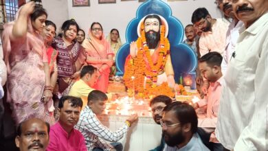 संत रविदास जी के बताए सतमार्ग पर चल रही भाजपा सरकार - मीना बिसेन | Dainik Yashonnati सिवनी में भाजपा द्वारा संत रविदास जी की 650वीं जयंती पर दीप प्रज्ज्वलन कार्यक्रम।