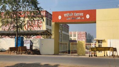 “38 करोड़ के सांदीपनि विद्यालय में अनुशासन पर सवाल: क्लासरूम में रील, छात्रों के विवाद से अभिभावक चिंतित” | Dainik Yashonnati सांदीपनि विद्यालय छपारा में अनुशासन व्यवस्था को लेकर उठे सवाल
