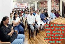 मन की बात के बाद कारगिल वीरों को नमन, शेषराव यादव बोले- युवा ही विकसित भारत की नींव | Dainik Yashonnati छिंदवाड़ा भाजपा कार्यालय में युवाओं के साथ मन की बात सुनते जिलाध्यक्ष शेषराव यादव