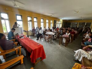 बरघाट शासकीय महाविद्यालय में नशामुक्ति जागरूकता रैली निकालते विद्यार्थी