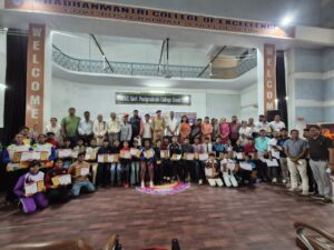 ‘गांव की पगडंडी से ओलंपिक के सपने तक… सिवनी में खेल प्रतिभाओं को मिलेगा बड़ा मंच’ | Dainik Yashonnati राष्ट्रीय खेल दिवस पर सिवनी में आयोजित सम्मान समारोह में खिलाड़ियों एवं प्रशिक्षकों को सम्मानित किया गया।