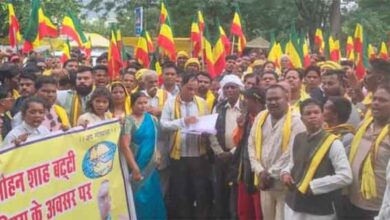 छिंदवाड़ा में 8 सूत्रीय मांगों को लेकर राज्यपाल के नाम ज्ञापन सौंपते प्रतिनिधिमंडल के सदस्य
