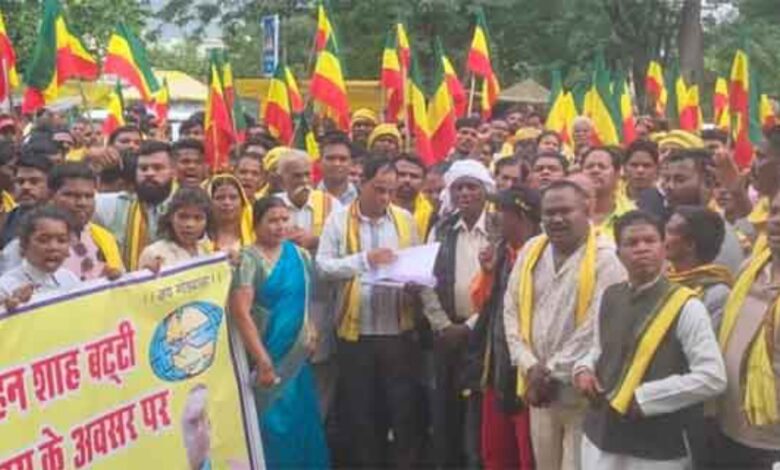 छिंदवाड़ा में 8 सूत्रीय मांगों को लेकर राज्यपाल के नाम ज्ञापन सौंपते प्रतिनिधिमंडल के सदस्य