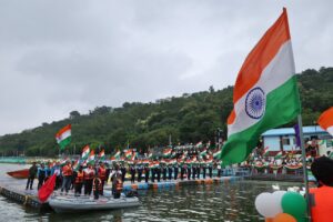 भोपाल बोट क्लब पर नौका तिरंगा यात्रा में मुख्यमंत्री डॉ. मोहन यादव