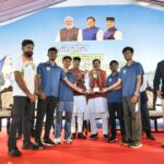 230 विधानसभा क्षेत्रों में बनेंगे स्टेडियम, CM मोहन यादव ने खेलों को लेकर किया बड़ा ऐलान | Dainik Yashonnati भोपाल में राजा भोज सेलिंग चैम्पियनशिप 2026 में खिलाड़ियों को सम्मानित करते मुख्यमंत्री मोहन यादव