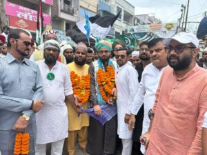 सिवनी में ईद मिलादुन्नबी के जुलूस में शामिल विधायक दिनेश राय मुनमुन