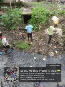 Seoni Municipality cleanliness drive drain cleaning Dal Sagar Lake MLB Ghat