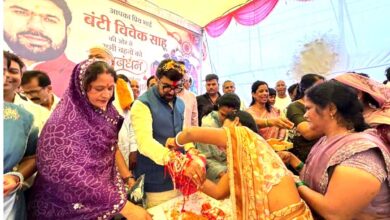 बहनों के आशीर्वाद से मिलती है काम करने की ऊर्जा और संबल : सांसद बंटी विवेक साहू | Dainik Yashonnati रक्षाबंधन पर छिंदवाड़ा में बहनों से राखी बंधवाते सांसद बंटी विवेक साहू