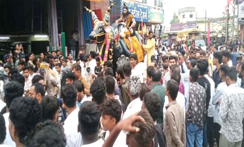 छिंदवाड़ा में भुजलिया उत्सव के दौरान बड़े तालाब में विसर्जन
