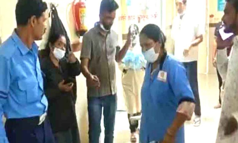 छिंदवाड़ा जिला अस्पताल के एसएनसीयू में वॉर्मर में स्पार्किंग से नवजात झुलसे