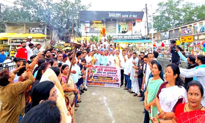 छिंदवाड़ा में वंदे मातरम् के सम्मान में भाजपा की मशाल यात्रा
