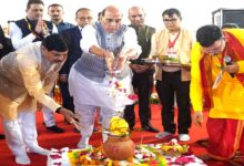 जबलपुर में टी-सीरीज टैंक ओवरहॉल परियोजना का शुभारंभ करते मुख्यमंत्री मोहन यादव और रक्षा मंत्री राजनाथ सिंह