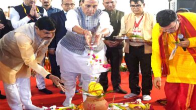 जबलपुर में टी-सीरीज टैंक ओवरहॉल परियोजना का शुभारंभ करते मुख्यमंत्री मोहन यादव और रक्षा मंत्री राजनाथ सिंह