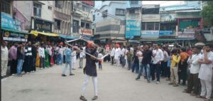 तोपों की सलामी के साथ बड़े तालाब में हुआ भुजलिया का विसर्जन | Dainik Yashonnati छिंदवाड़ा में भुजलिया उत्सव के दौरान बड़े तालाब में विसर्जन