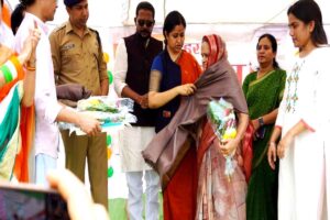 सिवनी में ऑल वुमन तिरंगा रैली में हजारों महिलाओं की सहभागिता