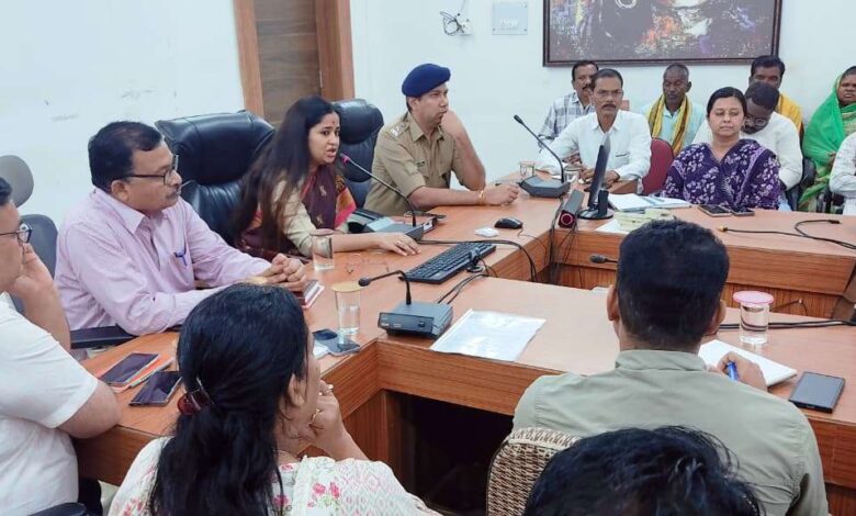 सिवनी में जनजातीय सांस्कृतिक संग्रहालय को लेकर कलेक्टर नेहा मीना की बैठक