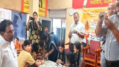 सरस्वती शिशु मंदिर सिवनी में माटी के गणेश निर्माण कार्यशाला