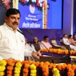 12वीं के साथ किसी ने NEET तो किसी ने JEE Main किया क्रैक, प्रतिभाओं से प्रभावित हुए CM मोहन यादव | Dainik Yashonnati CM Mohan Yadav MP Laptop Yojana 2026 talented students