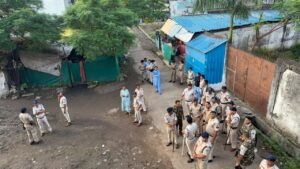 सागर जैसी त्रासदी की पुनरावृत्ति रोकने सिवनी में पुलिस का ‘ऑपरेशन शराब’ | Dainik Yashonnati ऑपरेशन शराब - सिवनी गंज में अवैध शराब के खिलाफ पुलिस की बड़ी कार्रवाई