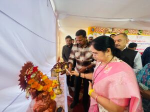 सिवनी में मेरे सपनों का भारत प्रतियोगिता में सांसद भारती पारधी, विधायक दिनेश राय और मीना बिसेन