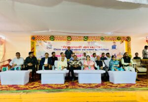 सिवनी में मेरे सपनों का भारत प्रतियोगिता में सांसद भारती पारधी, विधायक दिनेश राय और मीना बिसेन