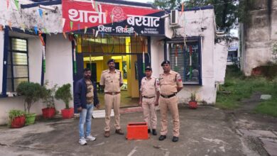 पुलिस ने 24 घंटे में मंदिर दानपेटी चोरी का किया खुलासा, 3 आरोपी गिरफ्तार | Dainik Yashonnati बरघाट में महामाया मंदिर दानपेटी चोरी के मामले में गिरफ्तार तीन आरोपी